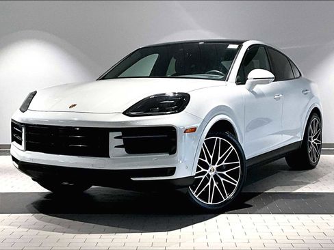Used 2025 Porsche Cayenne Coupe image 1