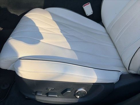 Used 2023 Genesis G80 image 14