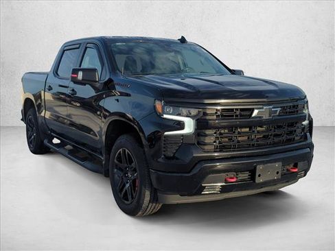 Used 2022 Chevrolet Silverado 1500 RST w/ Redline Edition AWD/4WD image 3