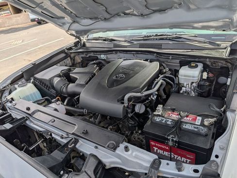 Used 2021 Toyota Tacoma TRD Off-Road w/ Technology Package image 27