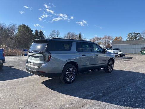 New 2026 Chevrolet Suburban Z71 w/ Comfort Package image 4
