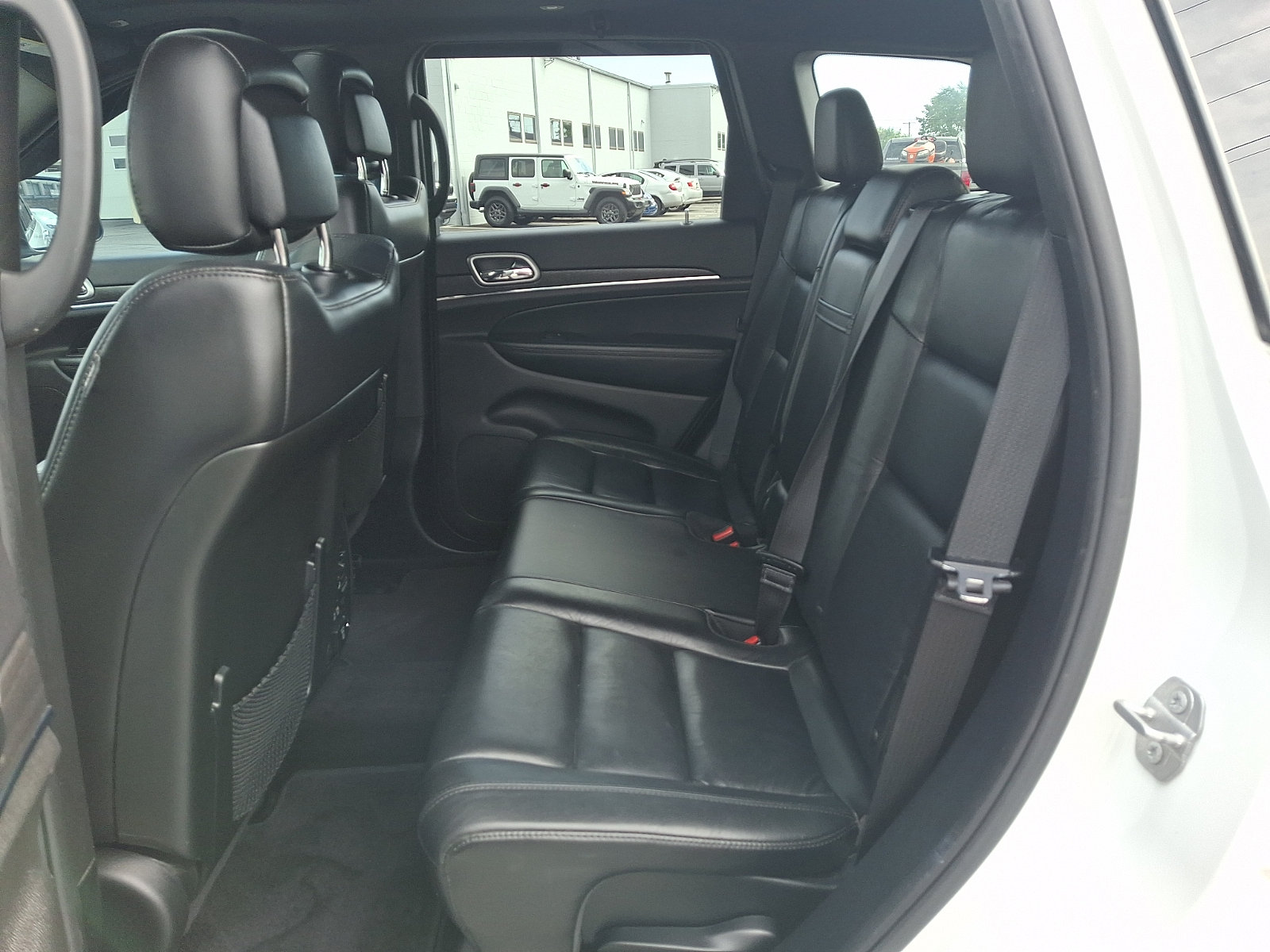 Used 2018 Jeep Grand Cherokee Limited AWD/4WD image 10