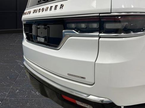 Used 2024 Jeep Grand Wagoneer Series III image 35