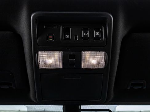 Used 2021 Nissan Titan PRO-4X w/ Pro-4x Convenience Package AWD/4WD image 27