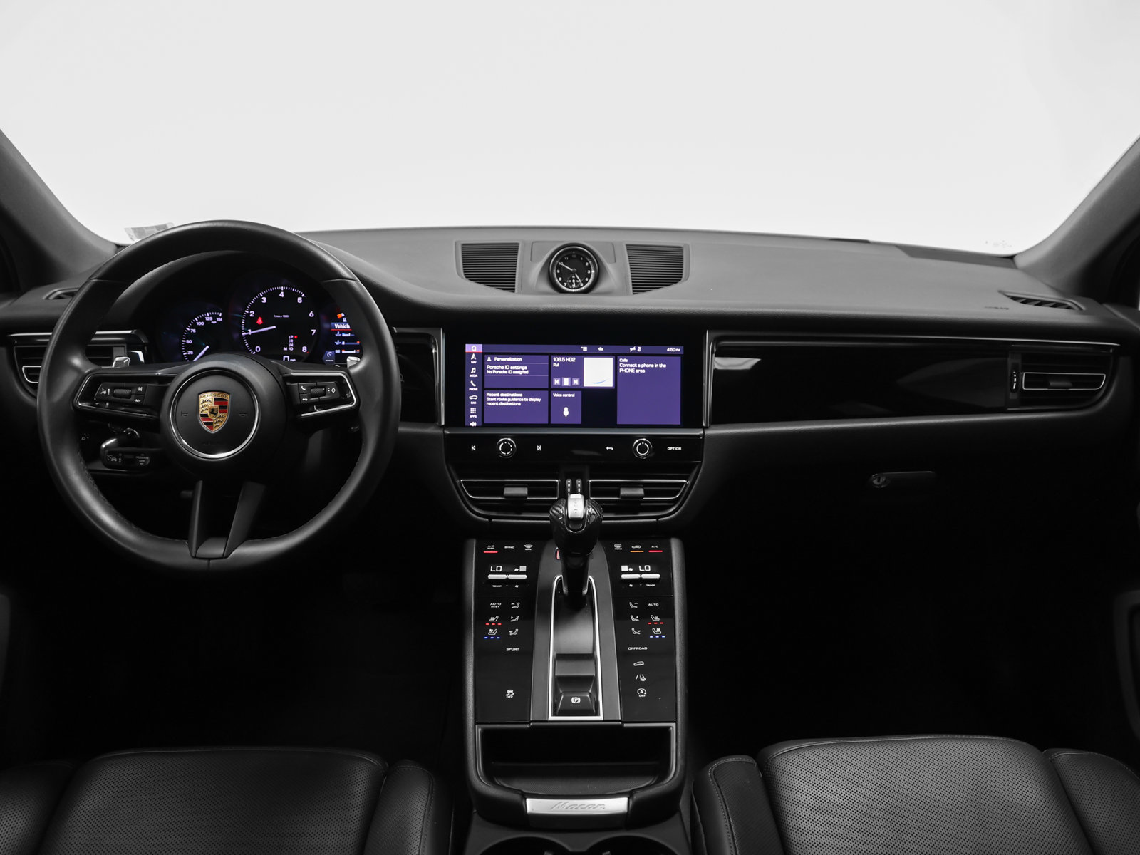 Certified 2023 Porsche Macan AWD/4WD image 26