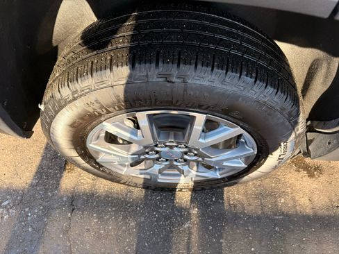 Used 2022 GMC Acadia SLT w/ LPO, Floor Liner Package AWD/4WD image 90