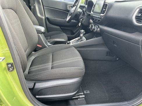 Used 2023 Hyundai Venue SEL w/ Cargo Package FWD image 15