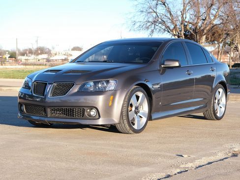 Used 2009 Pontiac G8 GT w/ Premium Package image 6