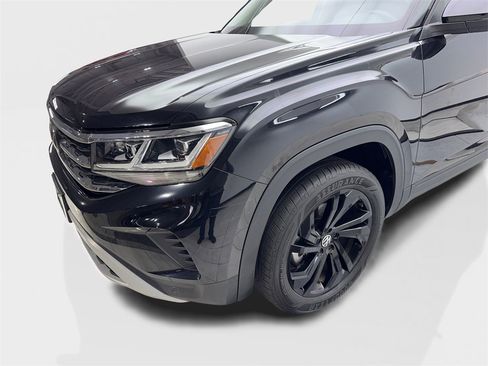 Used 2023 Volkswagen Atlas SE w/ Panoramic Sunroof Package image 18