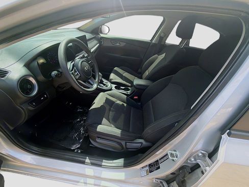 Used 2021 Kia Forte LXS FWD image 16