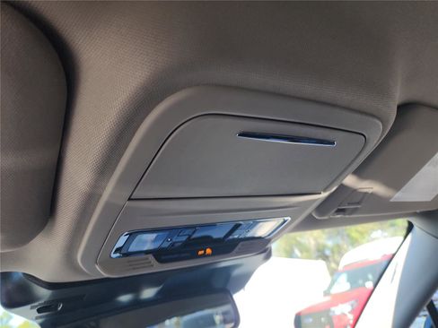 New 2026 Lincoln Corsair Premiere image 32