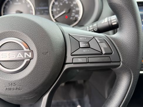 Certified 2025 Nissan Kicks Play S image 32