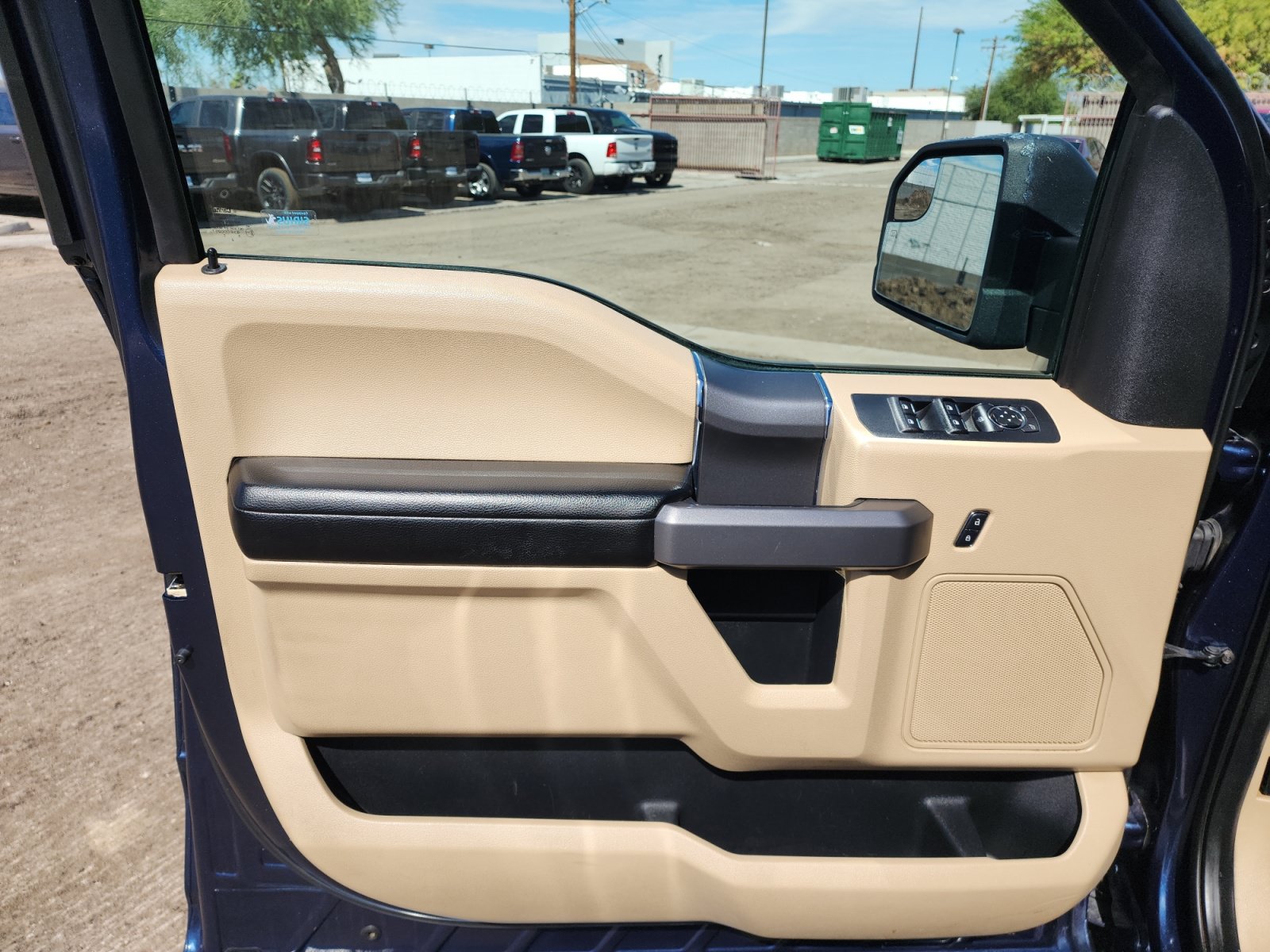 Used 2015 Ford F150 XLT w/ Equipment Group 302A Luxury AWD/4WD image 14