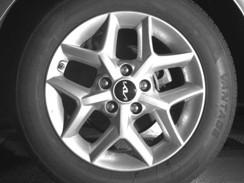 Used 2025 Kia Soul LX w/ LX Technology Package FWD image 14