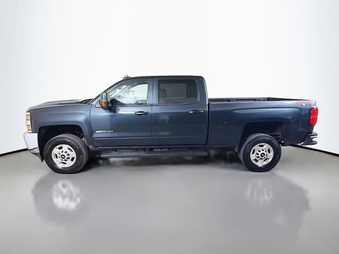 Used 2019 Chevrolet Silverado 2500 LT w/ LT Convenience Package AWD/4WD image 9