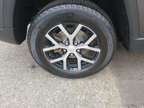 Used 2023 Jeep Grand Cherokee Limited AWD/4WD image 11
