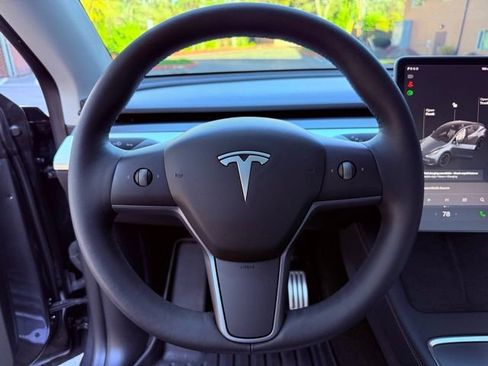 Used 2022 Tesla Model Y Performance image 14