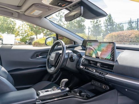Used 2024 Toyota Prius XLE FWD image 24