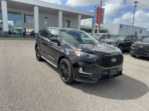 Certified 2024 Ford Edge ST-Line AWD/4WD image 4