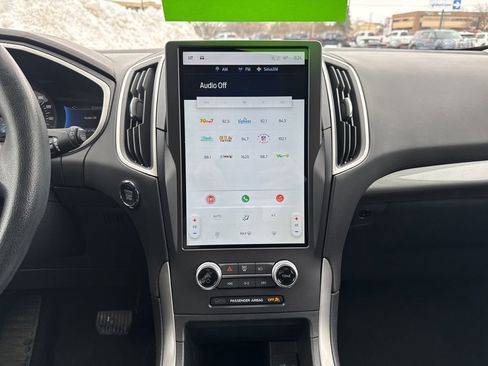 Used 2021 Ford Edge SE image 16