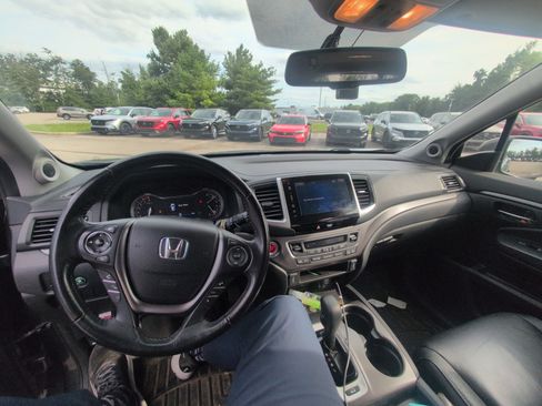 Used 2017 Honda Pilot EX-L image 3