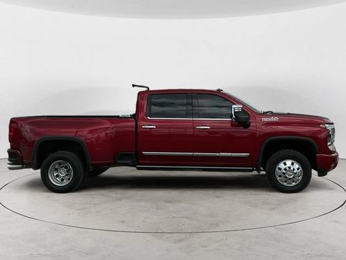 Used 2024 Chevrolet Silverado 3500 High Country w/ High Country Premium Package AWD/4WD image 6