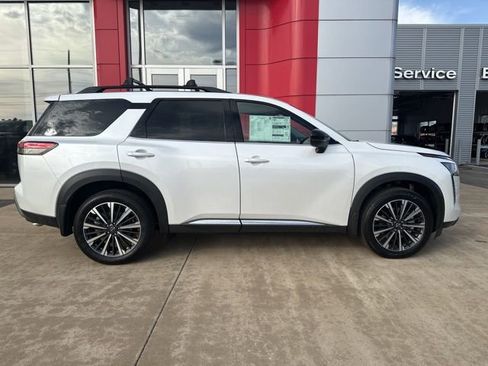 New 2026 Nissan Pathfinder Platinum w/ Cargo Package image 3