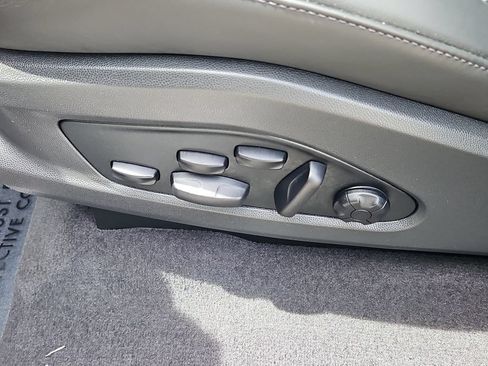 Certified 2025 Porsche Macan 4S Electric AWD/4WD image 29