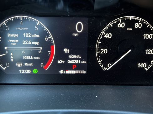 Used 2023 Honda Pilot Touring image 14