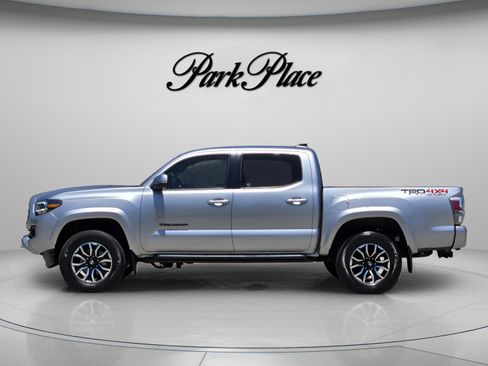 Used 2023 Toyota Tacoma TRD Sport w/ Technology Package AWD/4WD image 2