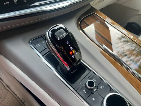 Used 2024 Cadillac Escalade Sport Platinum w/ LPO, ONYX Package AWD/4WD image 27
