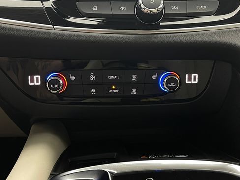 Used 2023 Buick Enclave Essence FWD image 27