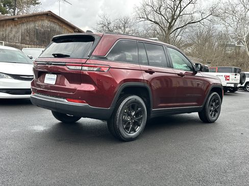 New 2026 Jeep Grand Cherokee Altitude image 18