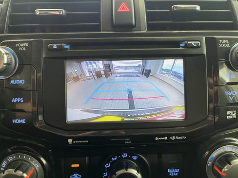 Used 2018 Toyota 4Runner TRD Off-Road AWD/4WD image 28