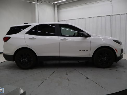 Used 2023 Chevrolet Equinox LS w/ LS Convenience Package image 2