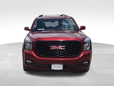 Used 2020 GMC Yukon Denali w/ Denali Premium Package AWD/4WD image 3