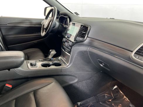 Used 2022 Jeep Grand Cherokee Limited image 29