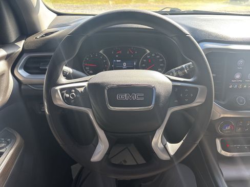 Used 2023 GMC Acadia SLE w/ Elevation Edition FWD image 17