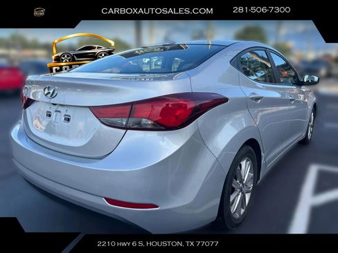 Used 2014 Hyundai Elantra SE w/ Option Group 02 FWD image 5
