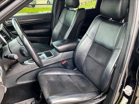Used 2018 Jeep Grand Cherokee Altitude AWD/4WD image 23