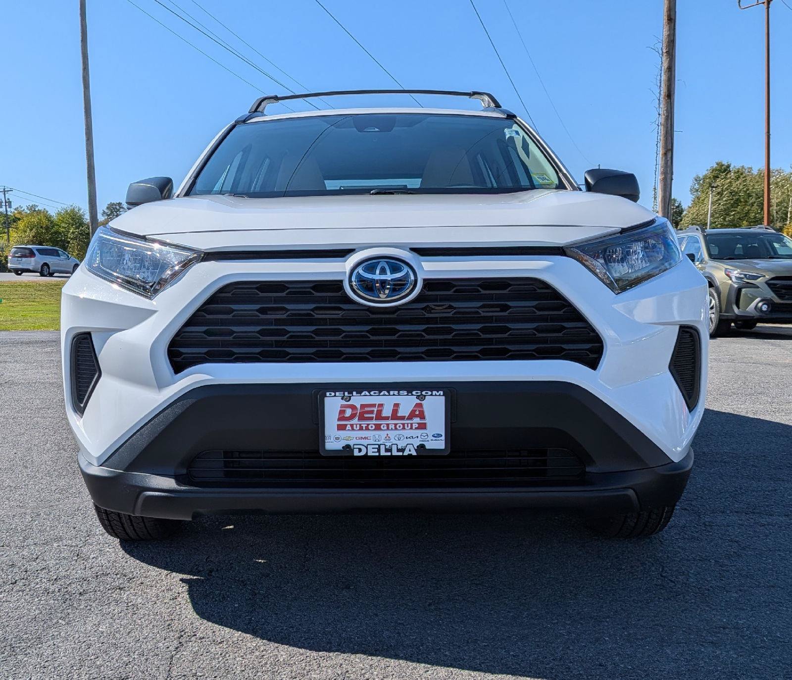 Used 2022 Toyota RAV4 LE AWD/4WD image 2