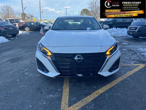 Used 2023 Nissan Altima 2.5 SV image 3