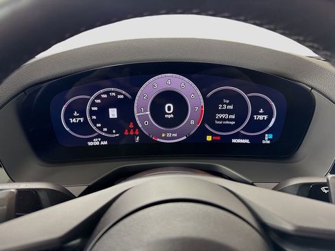 Used 2025 Porsche Panamera RWD image 35