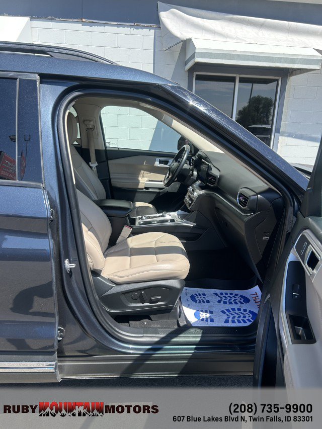 Used 2022 Ford Explorer XLT w/ Equipment Group 202A AWD/4WD image 28
