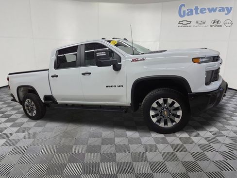 Used 2024 Chevrolet Silverado 2500 Custom w/ Custom Value Package AWD/4WD image 1