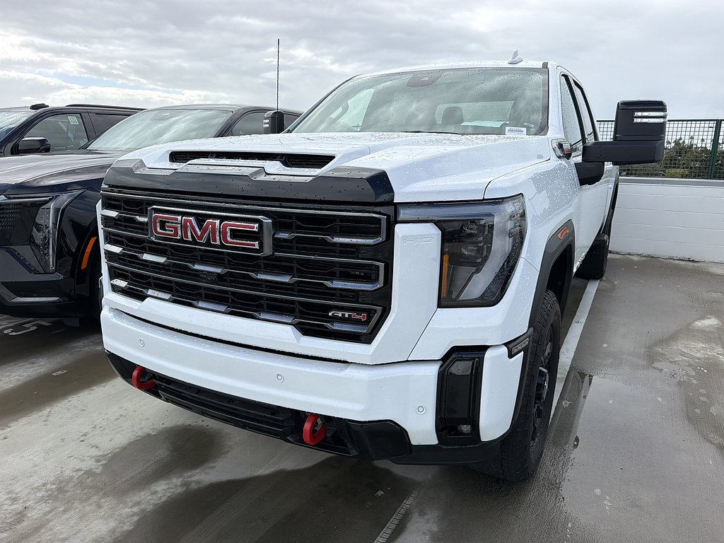 Used 2026 GMC Sierra 2500 AT4 AWD/4WD image 2