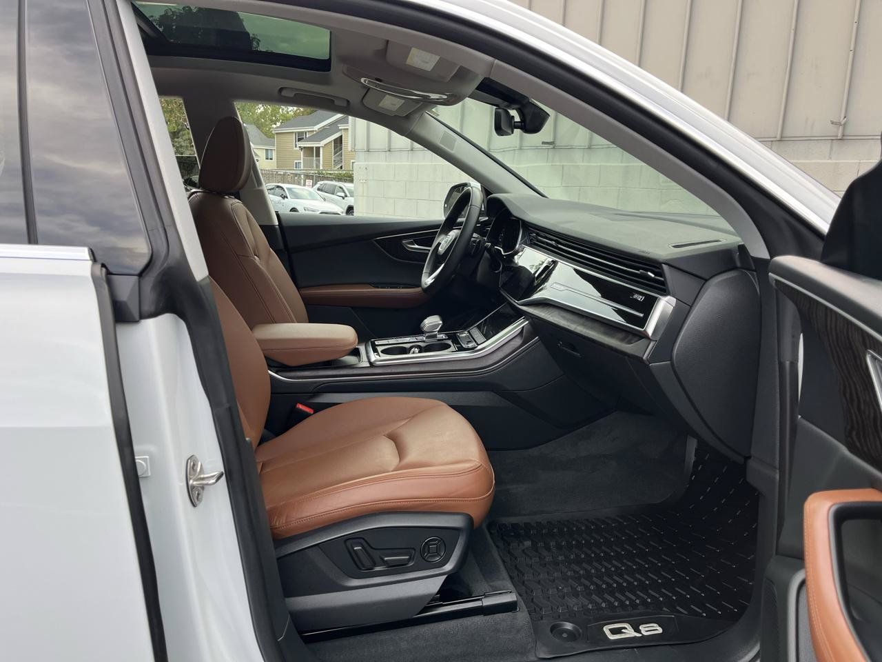 Used 2022 Audi Q8 Premium Plus AWD/4WD image 24