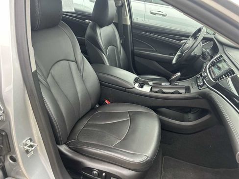 Used 2018 Buick LaCrosse Essence FWD image 27