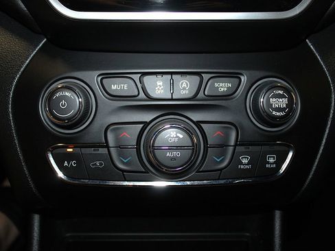 Certified 2020 Jeep Cherokee High Altitude AWD/4WD image 22
