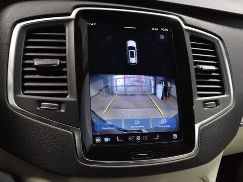 Used 2023 Volvo XC90 B5 Core image 22